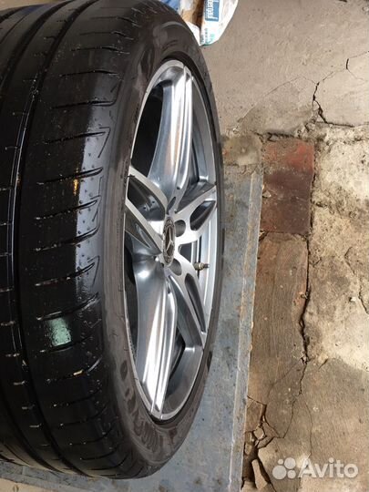 Goodyear Eagle F1 Asymmetric 3 245/40 R19 и 275/35 R19 100Y