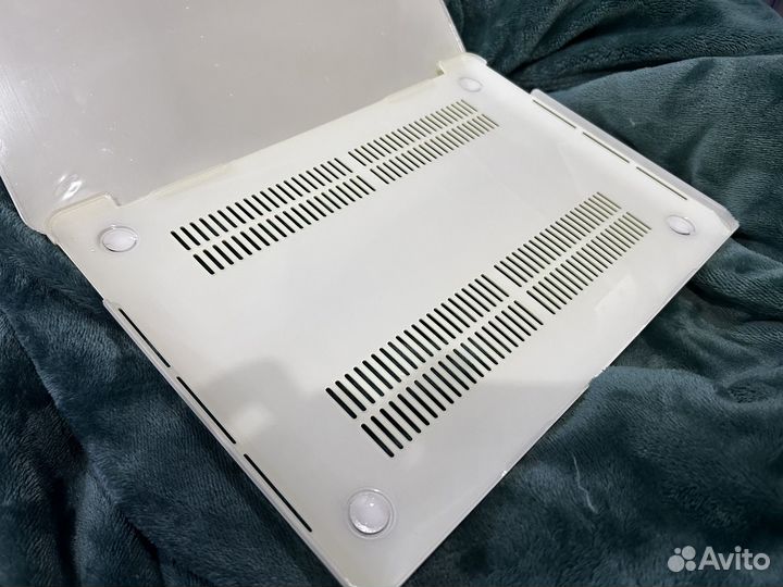 Накладка чехол на MacBook Pro 13