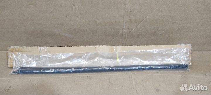 Молдинг лобового стекла Nissan Teana L33