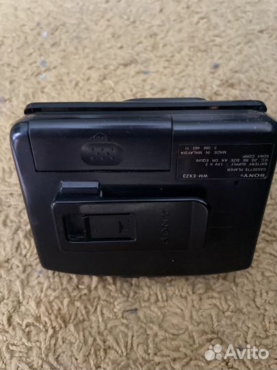 Кассетный плеер sony walkman в рабочем состоянии