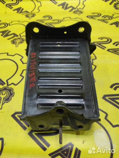 Кронштейн усилителя бампера передний правый Lexus