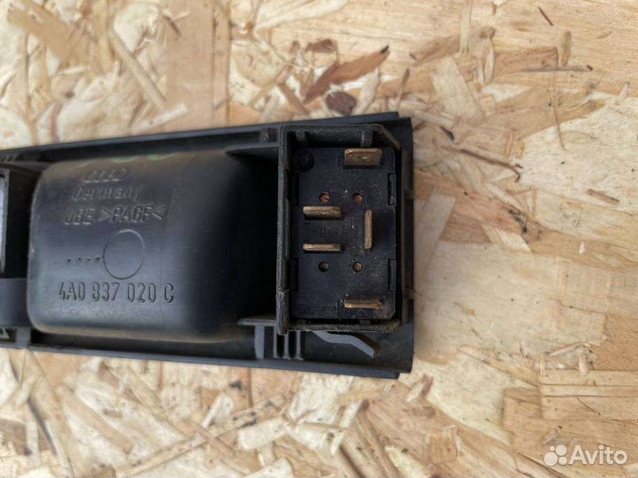 Ручка двери внутренняя правая audi 100c4