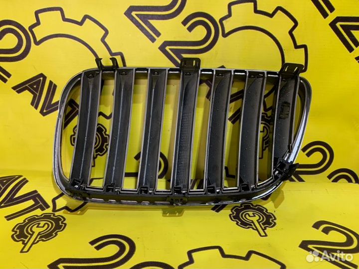 Решетка радиатора передняя правая Bmw X3 E83