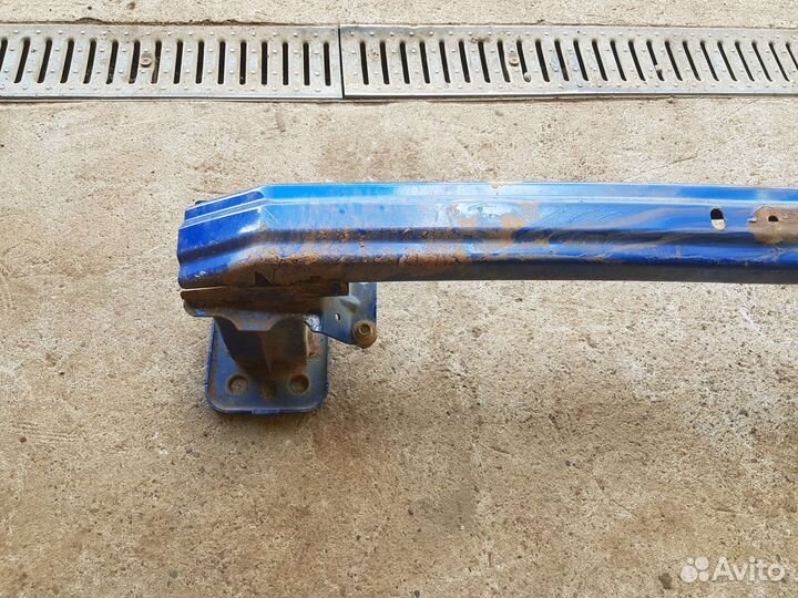 Усилитель бампера mazda demio