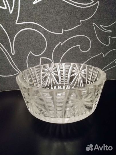 Салатники разные, менажница, пепельница