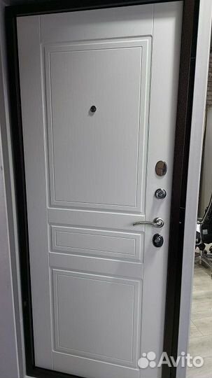 Дверь металлическая в квартиру