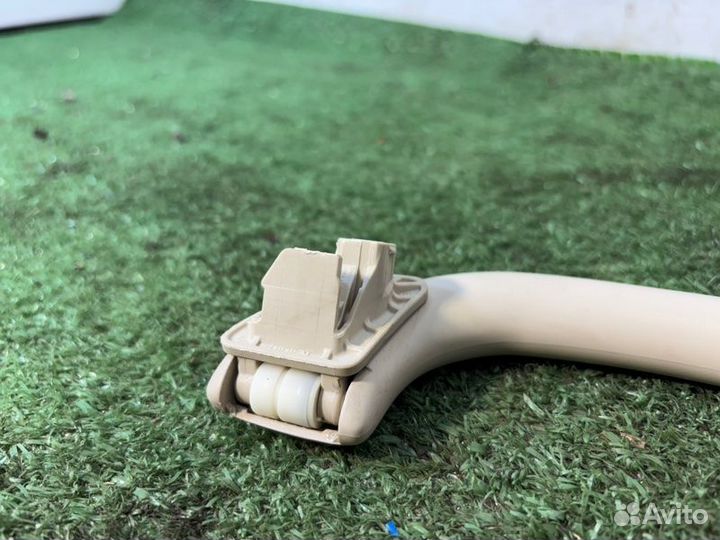 Ручка потолочная передняя Volkswagen Passat Cc