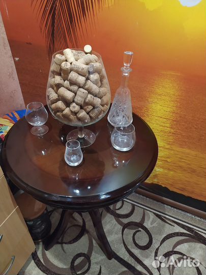 Винный столик