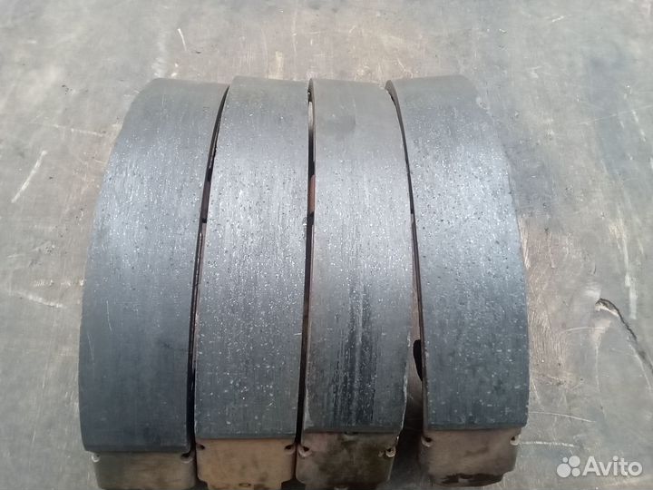 Колодки тормозные задние Nissan Serena C24