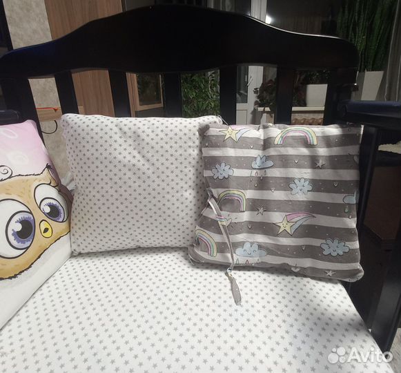 Бортики и простынь в детскую кроватку