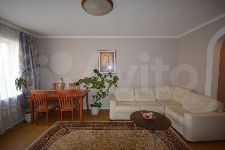 4-к. квартира, 110 м², 4/9 эт.