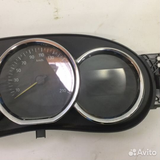 Панель приборов рено Логан 2015г в хроме