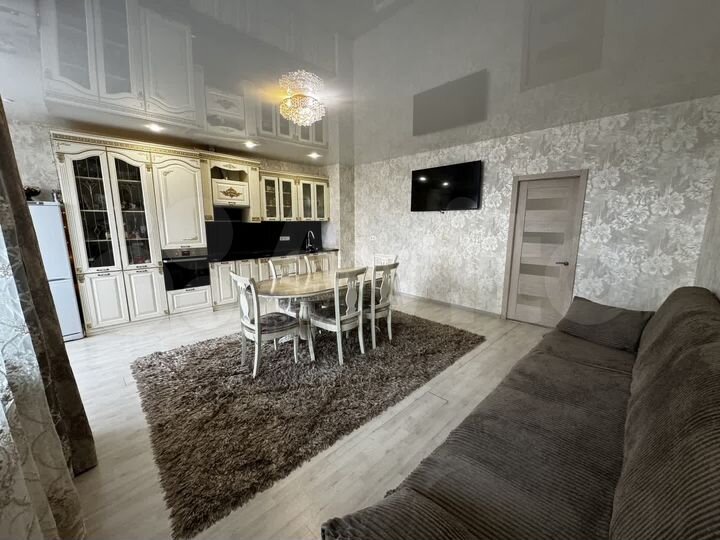 3-к. квартира, 70,8 м², 1/18 эт.