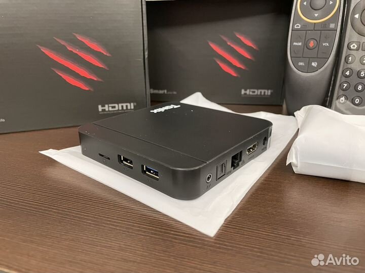 Tanix W2 3000+ каналов Android TV SMART приставка