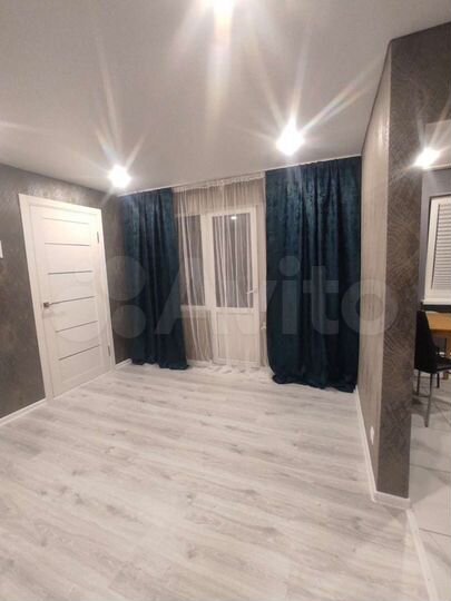 2-к. квартира, 42 м², 1/4 эт.