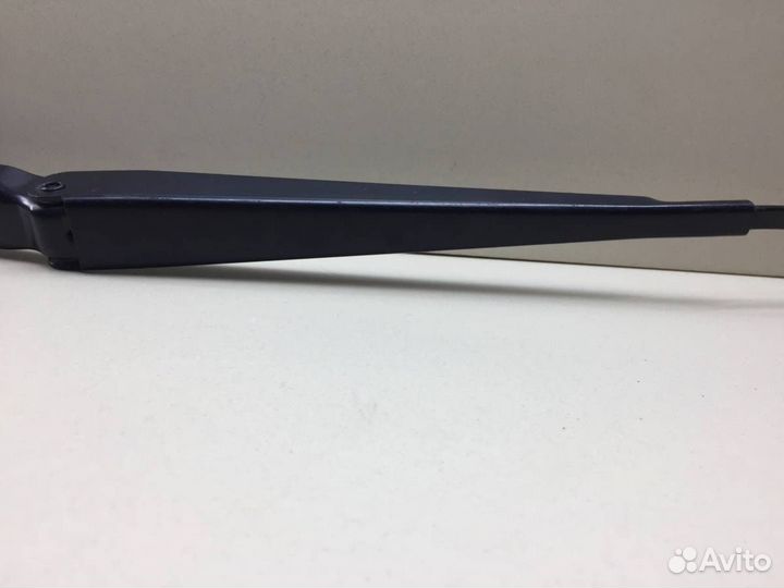 Поводок стеклоочистителя передний правый Land Rove