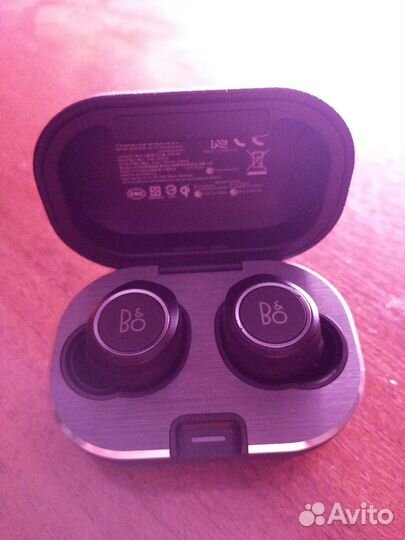 Беспроводные наушники Bang and Olufsen
