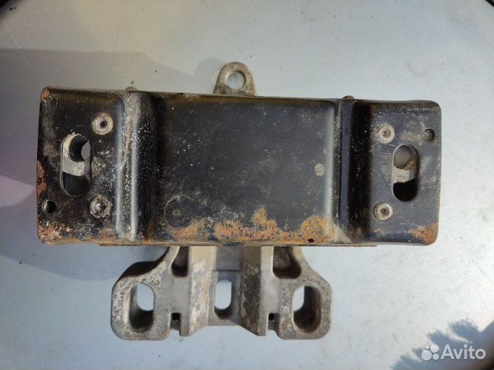 Подушка кпп Volkswagen Golf 4 хетчбек 1.4 2002