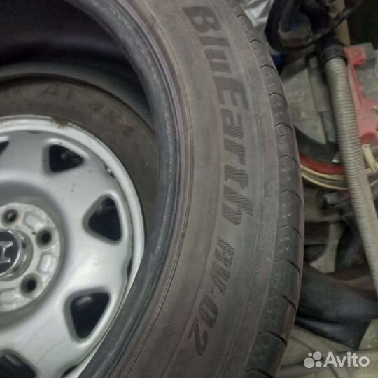 Yokohama BluEarth RV-02 235/50 R18 97V