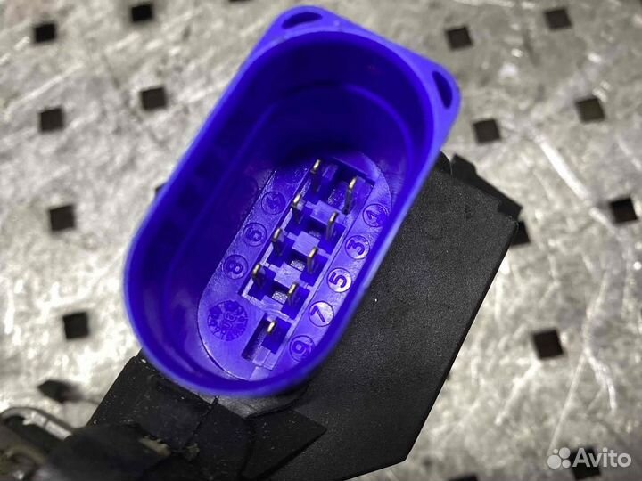 Замок двери передней правой Volkswagen Phaeton