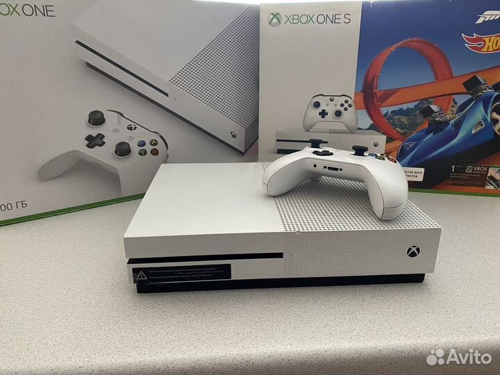 Xbox One s с дисководом, гта 5, кибербанк