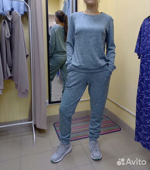 Спортивный костюм женский