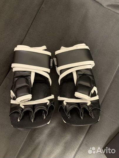 Перчатки для единоборства