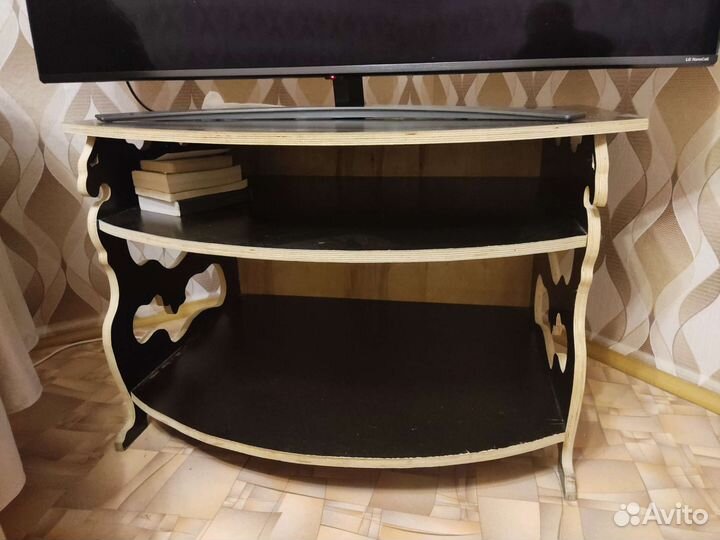 Столик, подставка под тв