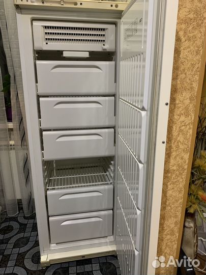 Морозильный шкаф/камера Stinol 106E