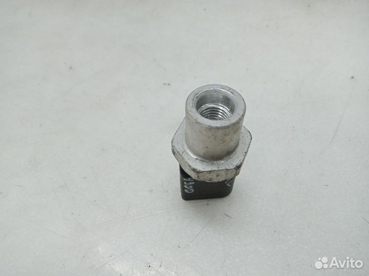 Датчик давления хладогена audi A4 B8 G805