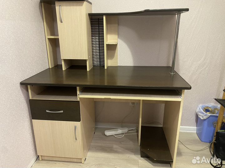 Компьютерный стол