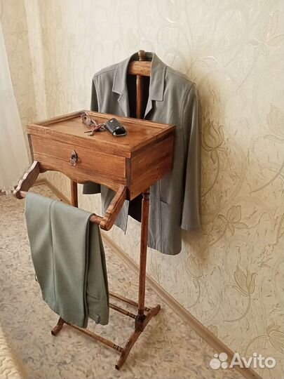 Вешалка костюмная