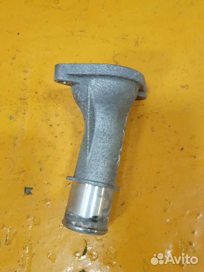 Корпус термостата фланец 2.4 2AZ-FXE 2azfxe toyota