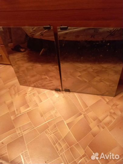 Зеркальные дверки