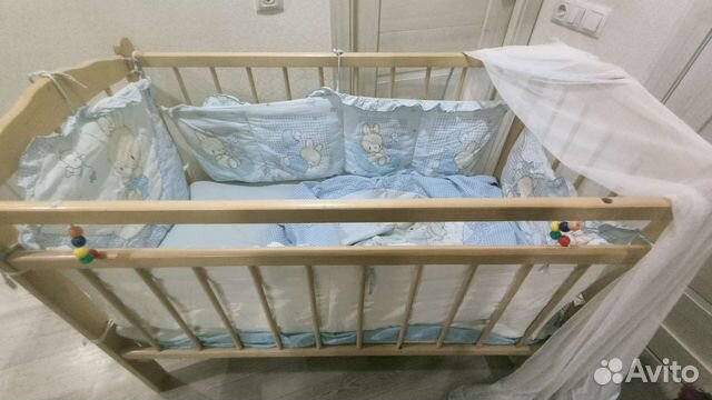 Детская кроватка с матрасом и бортиками