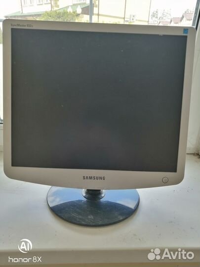 Продаю мониторы 2 шт