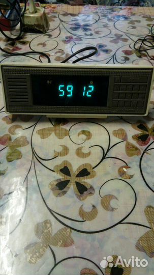 Часы кварцевые