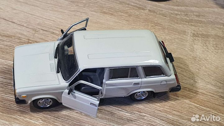 Модель автомобиля 1 43. ваз 2104. Нечастый
