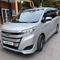 Toyota Noah 2.0 CVT, 2019, 90 000 км, с пробегом, цена 2 370 000 руб.