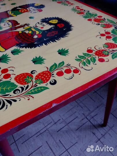 Детский стол