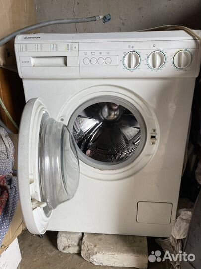 Стиральная машинка ariston(не рабочая)