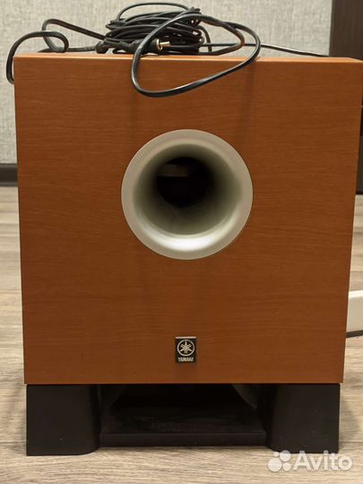Subwoofer Yamaha yst-sw011