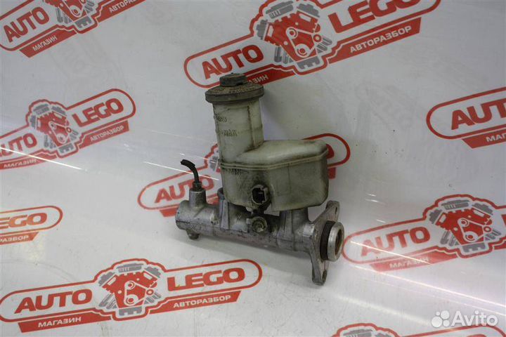 Главный тормозной цилиндр Toyota