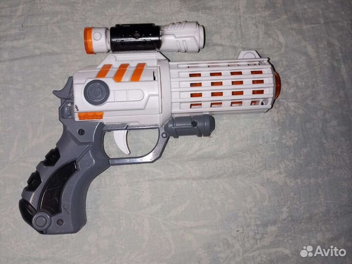 Инопланетный бластер игрушка