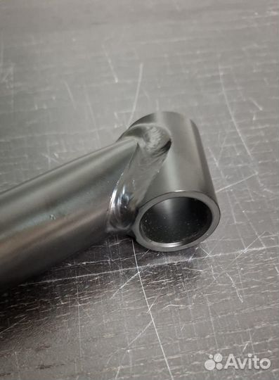 Рычаг нижний RH BRP 505073225