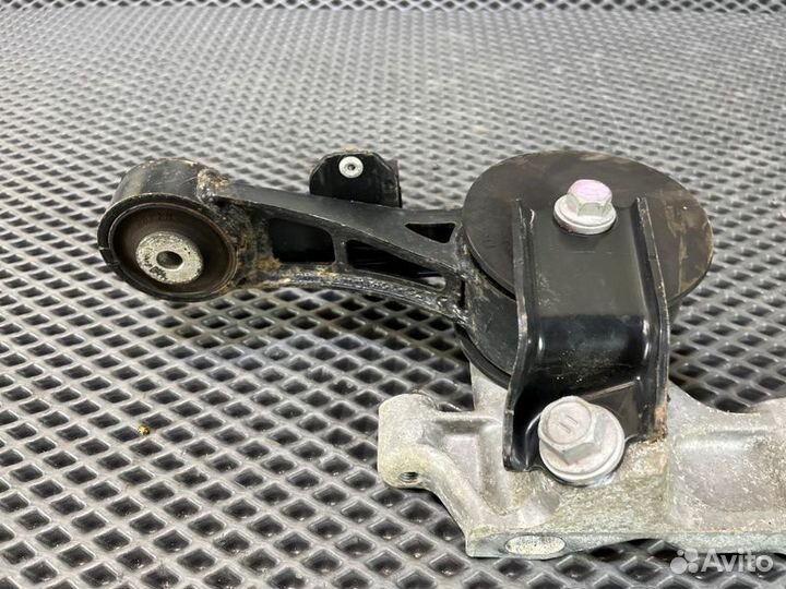 Подушка двигателя Lexus RX350