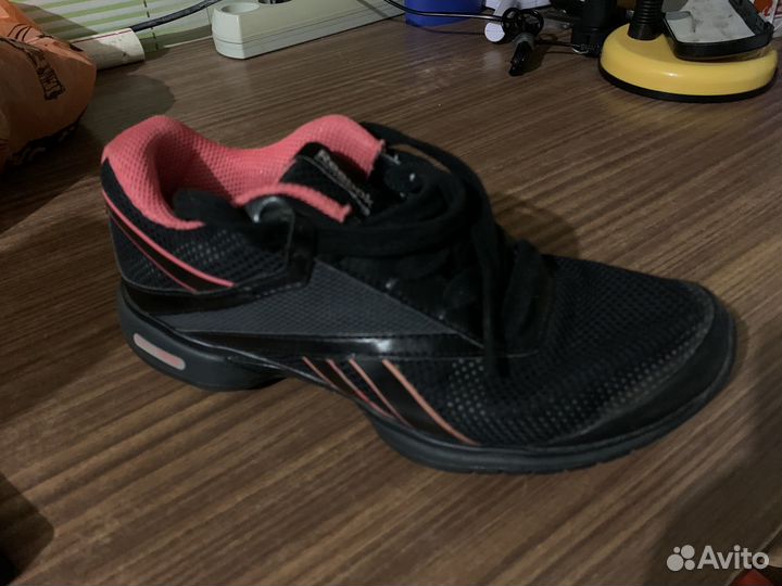 Кроссовки reebok женские 36р