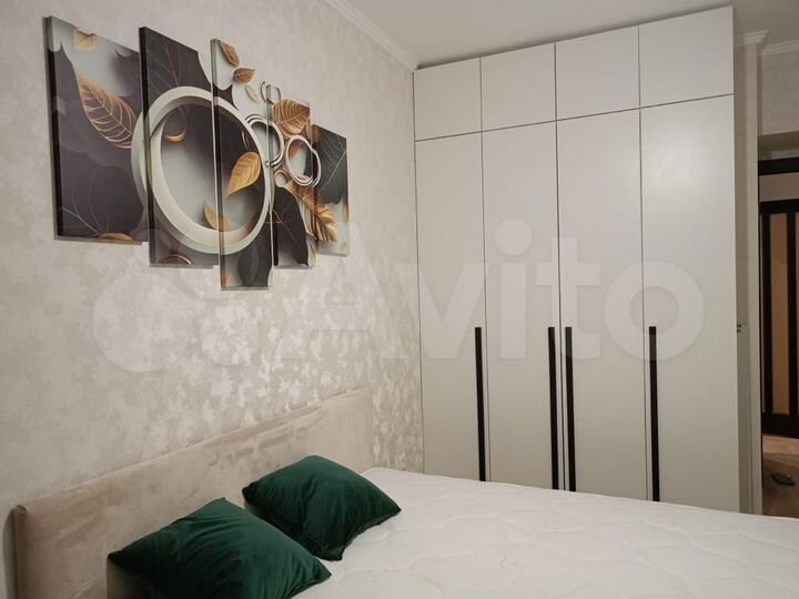 2-к. квартира, 52 м², 1/10 эт.