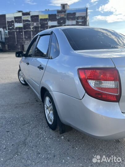 LADA Granta 1.6 МТ, 2012, 223 685 км