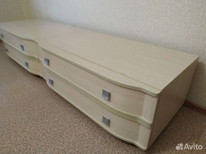 Тумба под тв, антресоль, книжная полка